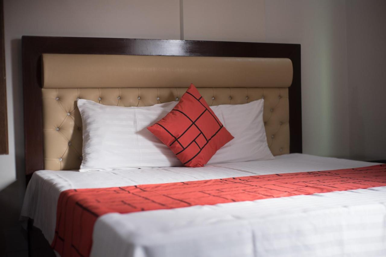 Goho Rooms Badar Carachi Exterior foto