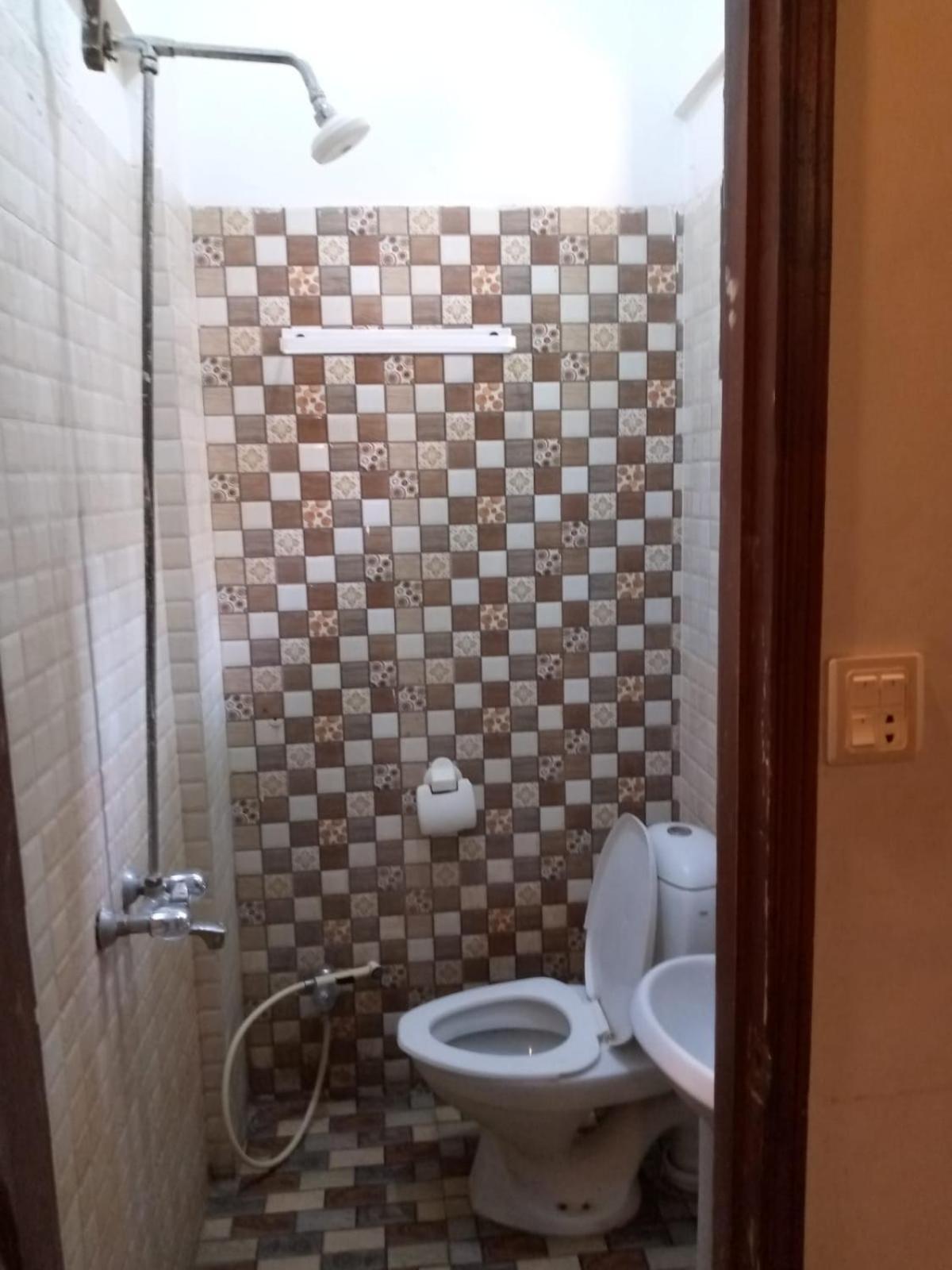 Goho Rooms Badar Carachi Exterior foto