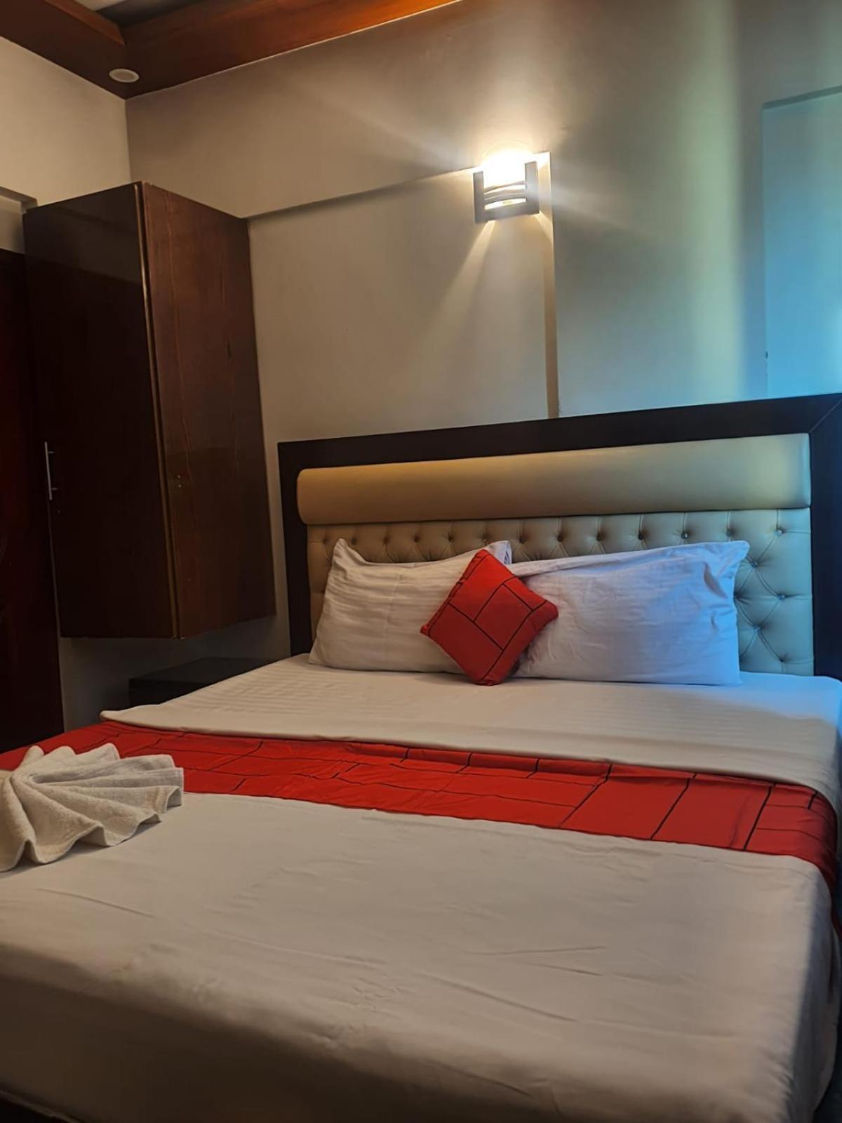 Goho Rooms Badar Carachi Exterior foto