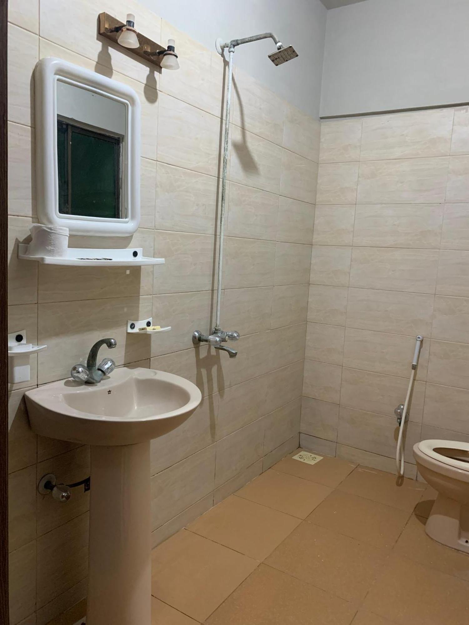Goho Rooms Badar Carachi Exterior foto